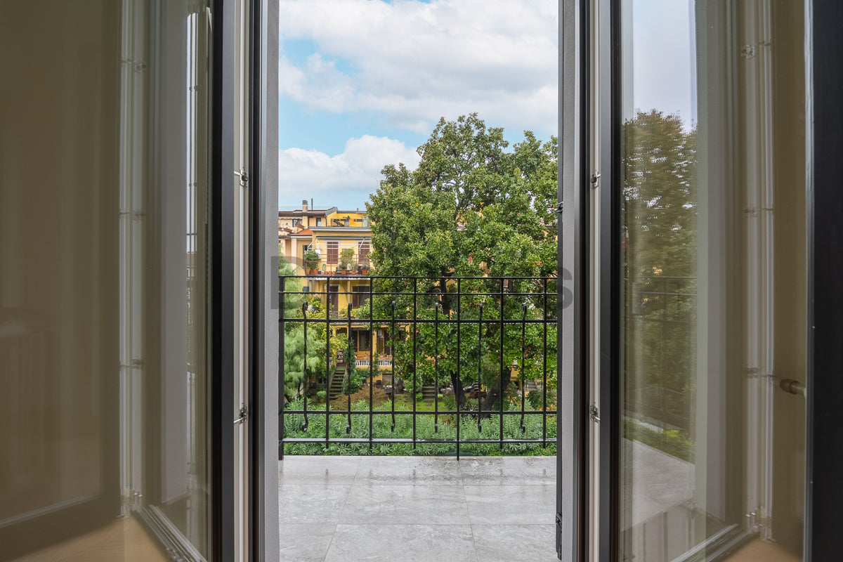 VILLA IN VIA LUOSI-MILANO